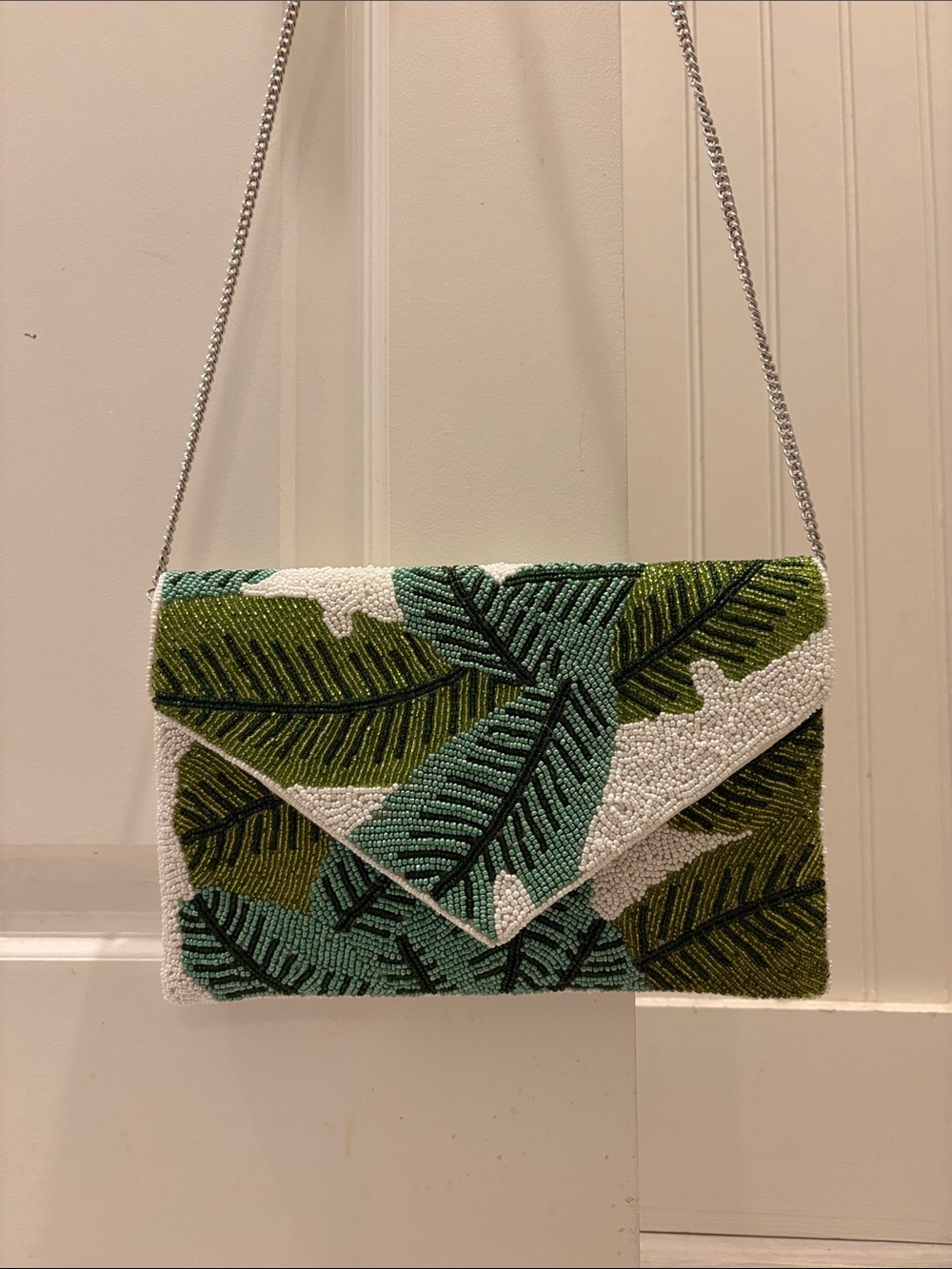 Beaded Leaf-Print Envelope Crossbody Bag in Green